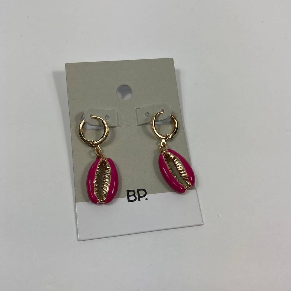 NWT Bp shell earrings